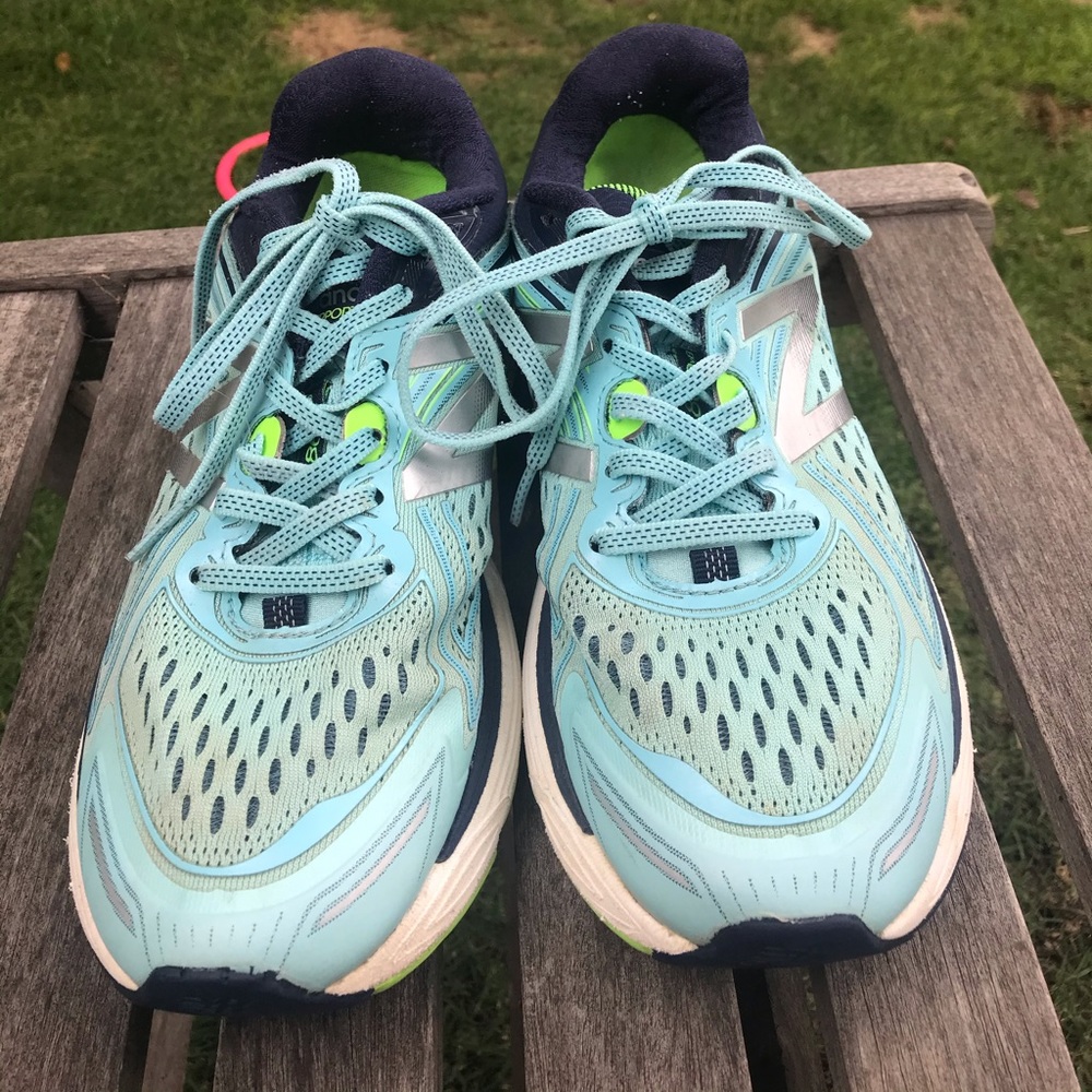 New Balance Running Shoes 860 V8